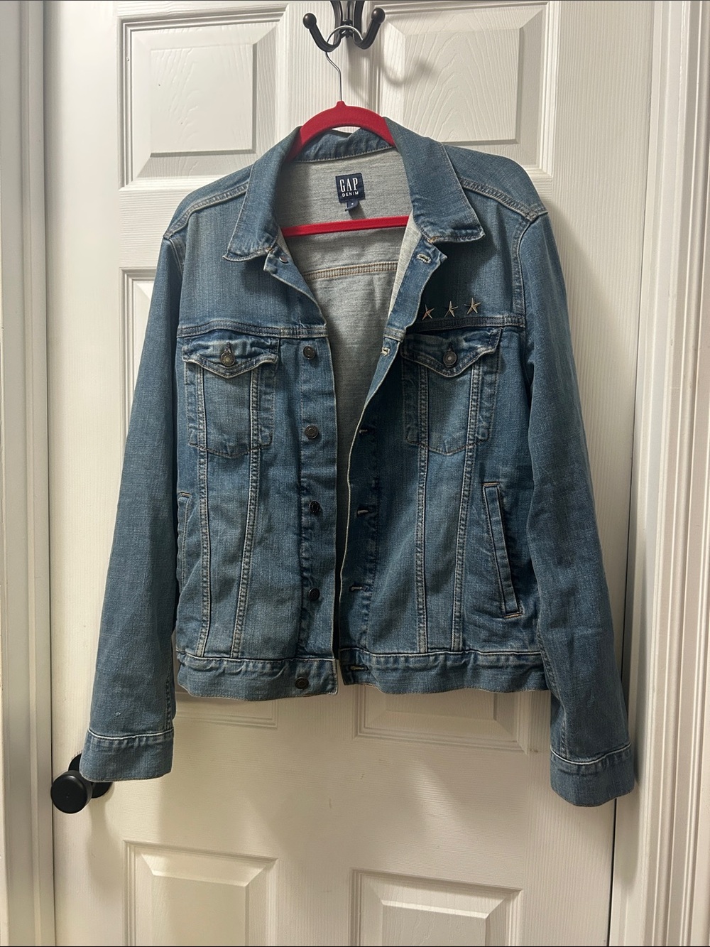 GAP Women's Medium Wash Blue Denim Jacket with Star Embroidery - Picture 2 of 8
